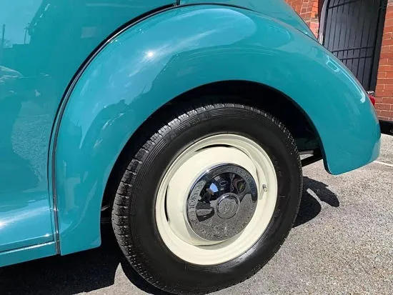 Morris Minor Wheel and PIRELLI 145 R 14 CINTURATO CA67 Tire