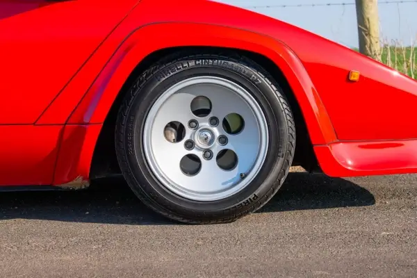 Ford Capri 280 Brooklands on 205/50VR15 P7 PIRELLI CINTURATO ™ Tires